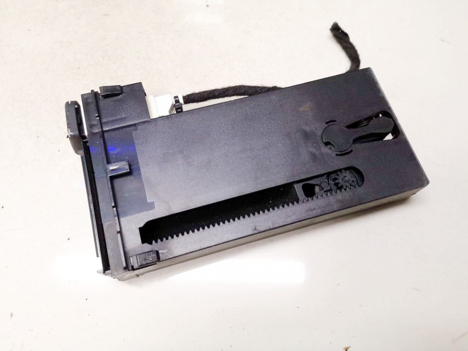 8E1941561B Audi A4 2004 Puodeliu laikiklis - Thumbnail 2