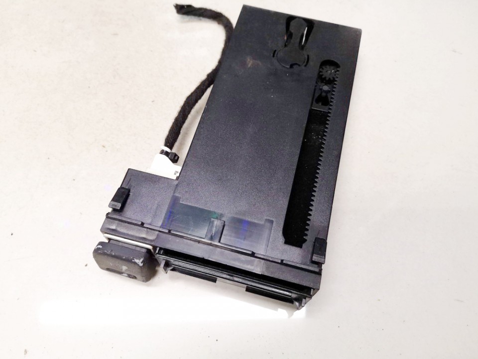 8E1941561B Audi A4 2004 Puodeliu laikiklis