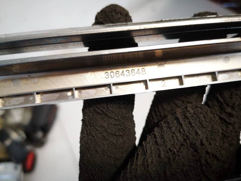 30643648 Volvo XC 70 2008 Wykończenie wnętrza (plastikowe elementy) - Thumbnail 3