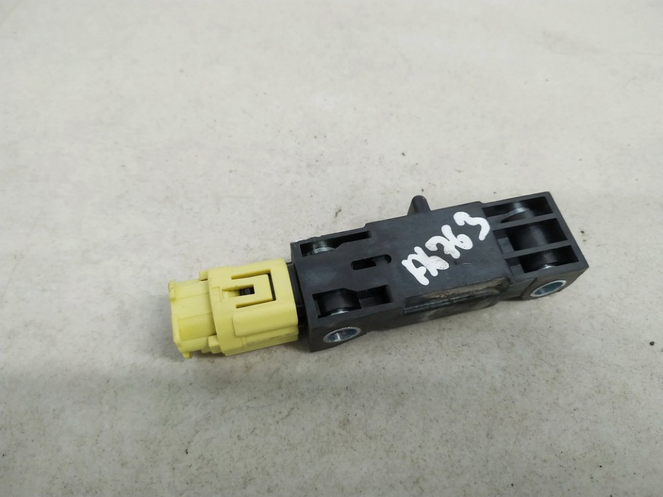 C23557KC0 Mazda 5 2006 Srs Airbag crash sensor