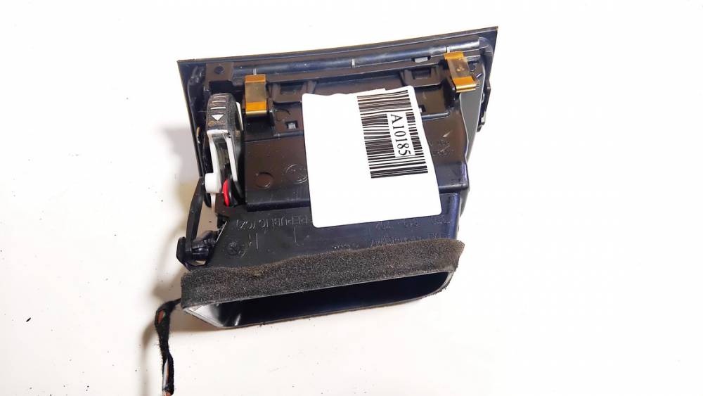 3T0819702 Skoda Superb 2011 Dash Vent (Air Vent Grille) - Thumbnail 2