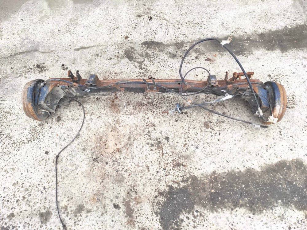 Nissan NV200 2010 Belka mostu - TYLNE