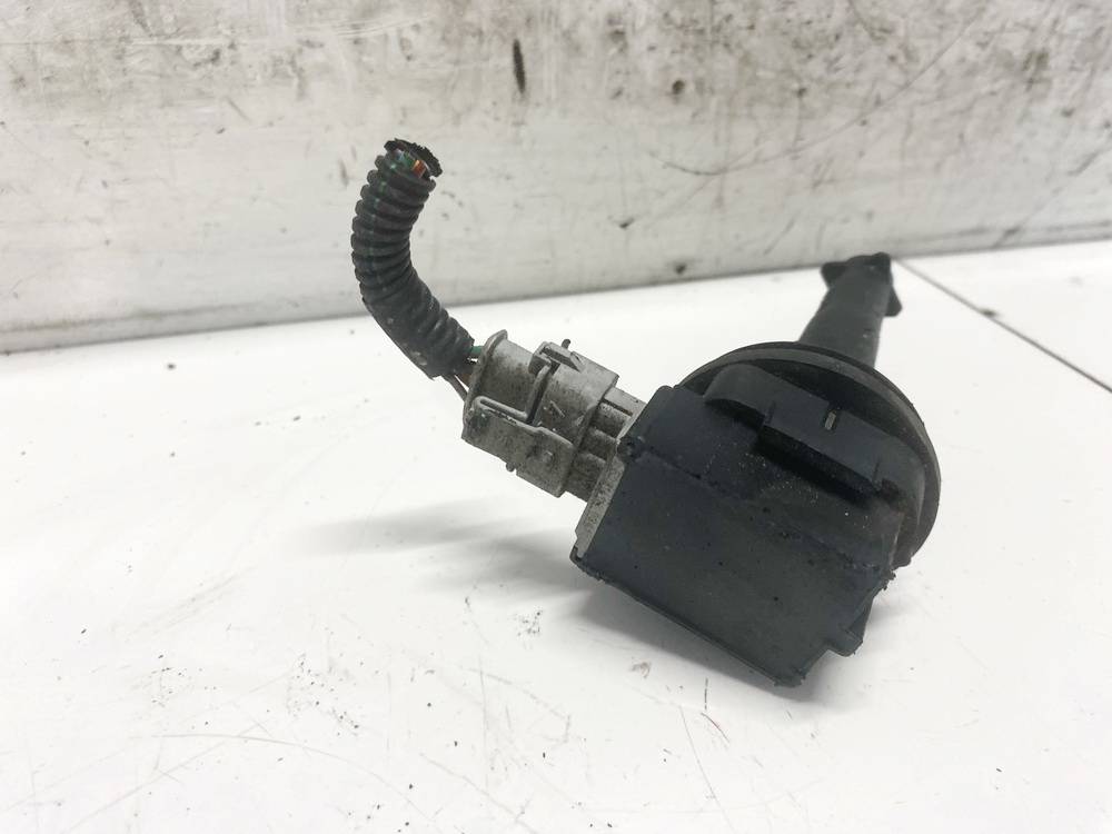 8677837 Volvo S40 2004 Ignition Coil - Thumbnail 2
