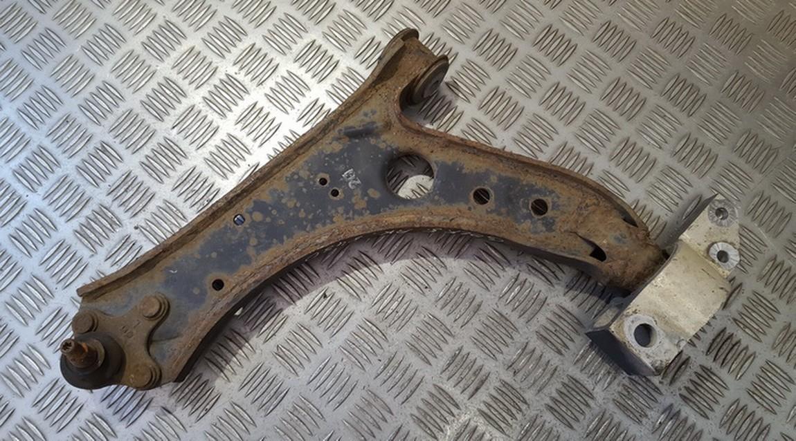 Volkswagen Golf 2004 Wahacz - PRZEDNIE LEWE