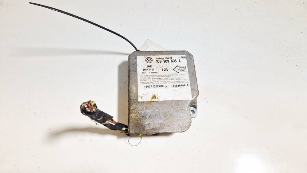 1C0909605A Volkswagen Bora 2003 CALCULATEUR AIRBAG