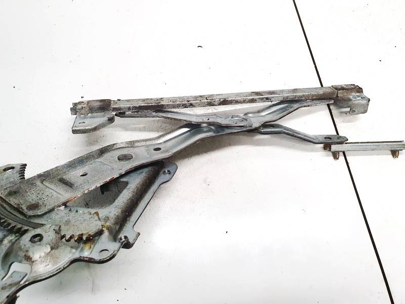 Subaru Forester 2002 Durvju loga pacēlājs - AIZMUGURE PA LABI - Thumbnail 3