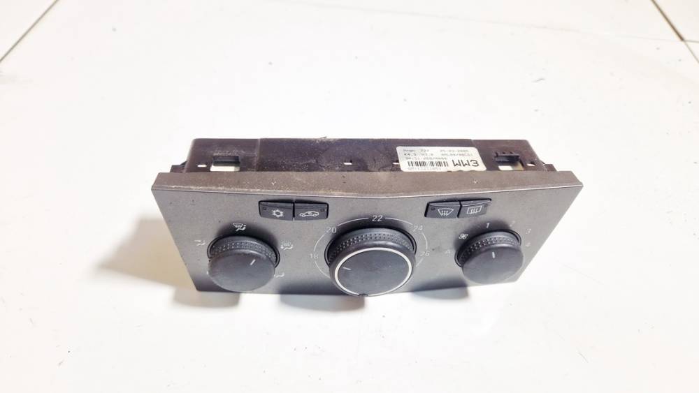 13231051 Opel Astra 2006 Climate Control Panel (heater control switches)