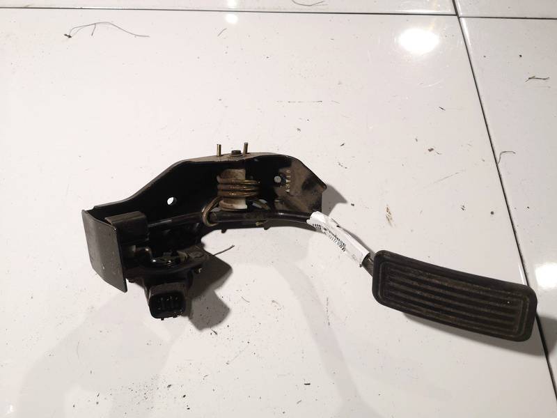 Toyota Avensis 2005 Elektriskais akseleratora pedālis