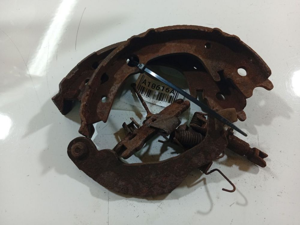 Toyota Avensis 2008 Mechanizm hamulca ręcznego