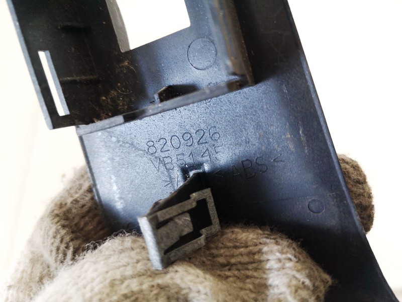 820926 Jeep Grand Cherokee 2000 Moldura del interruptor de la ventana de la puerta delantera - Thumbnail 3