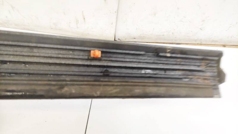 Skoda Superb 2002 Durvju ārējais molding - AIZMUGURE PA KREISI - Thumbnail 3