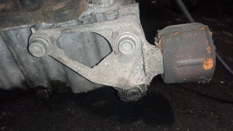 8K0199343C Audi A4 2009 Poduszki silnika oraz poduszki skrzyni biegów