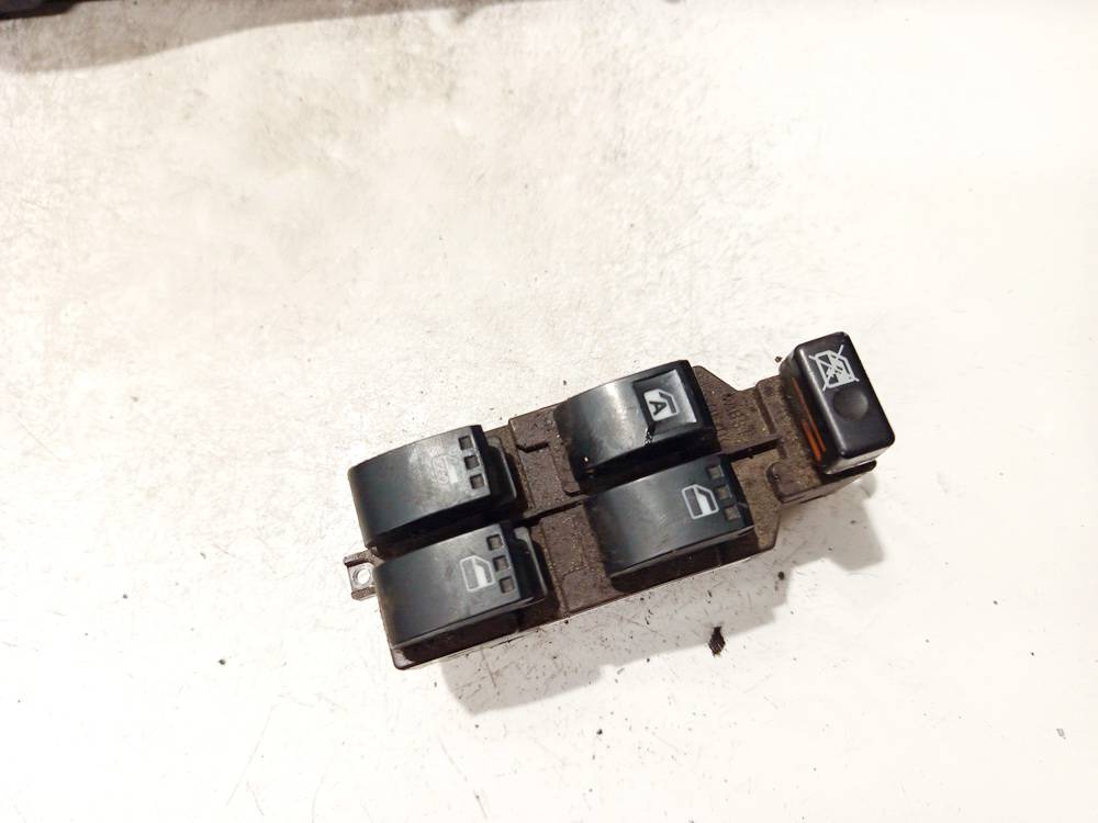 84820B1060 Daihatsu Materia 2010 Przycisk sterowania szybą (przyciski podnoszenia szyby)