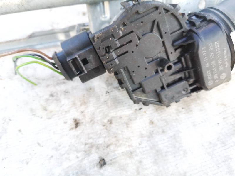 0390241528 Volkswagen Passat 2005 windscreen front wiper motor - FRONT - Thumbnail 3