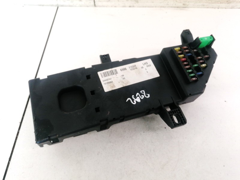 24443147 Opel Signum 2003 Saugikliu deze