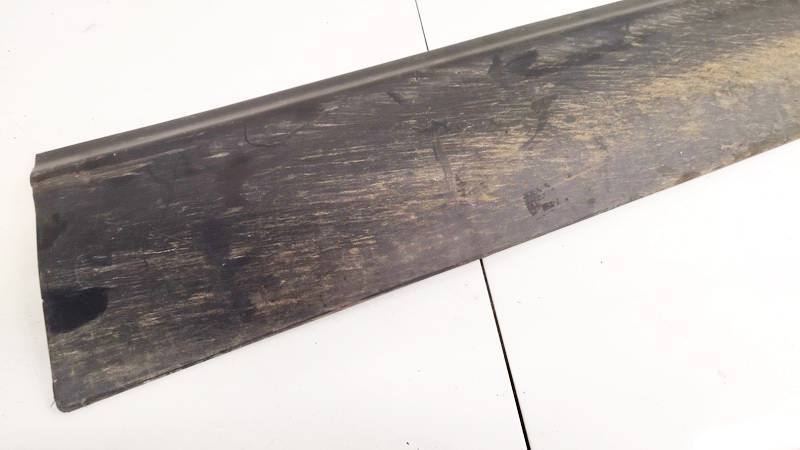 Volkswagen Passat 1997 Molding door - FRONT RIGHT