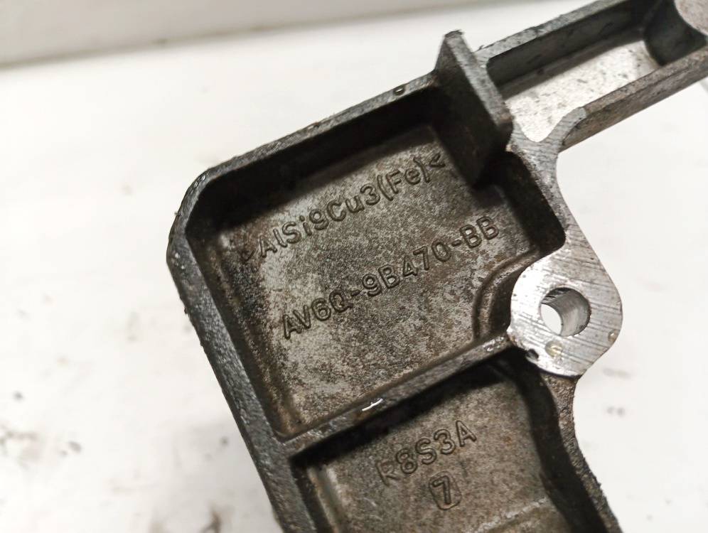 AV6Q9B470BB Ford Focus 2013 Engine Mount Bracket and Gearbox Mount Bracket - Thumbnail 4