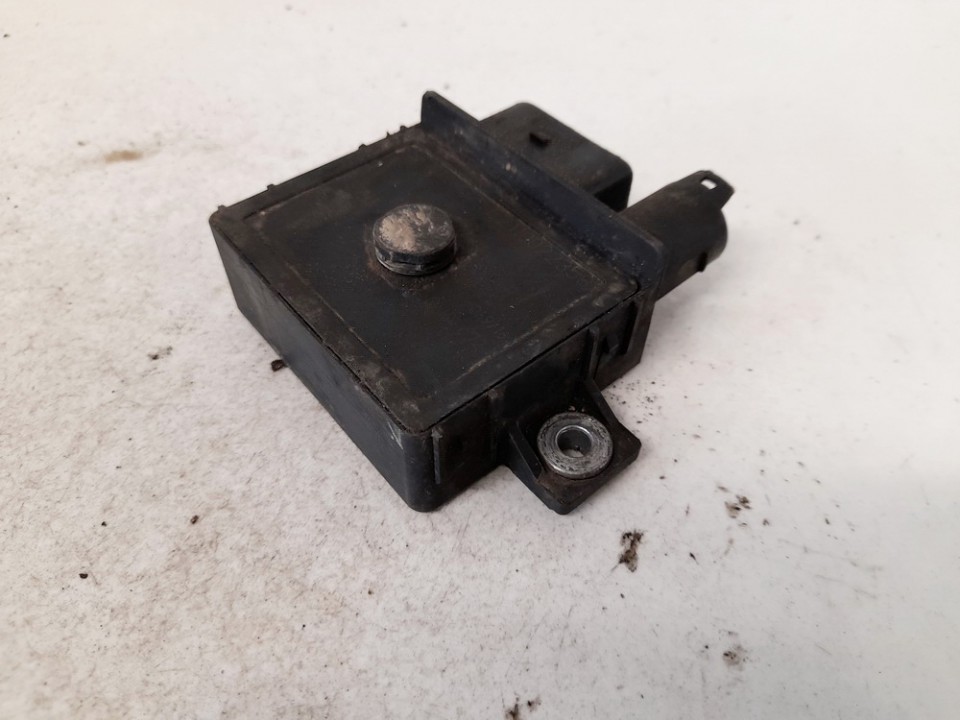 E2110022358 BMW 3-Series 2003 Sveces priekšsildīšanas relejs