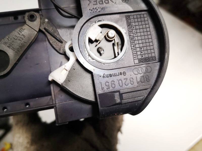 8D1820951 Audi A4 1999 Dash Vent (Air Vent Grille) - Thumbnail 3