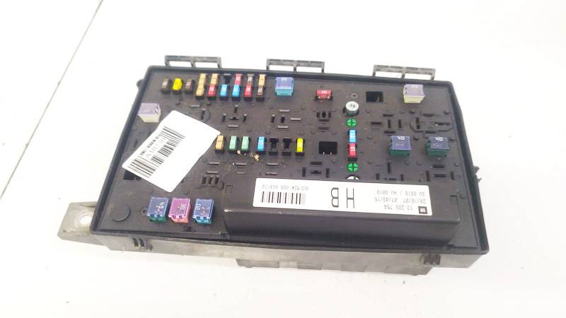 13206754 Opel Zafira 2007 Boîte à fusibles