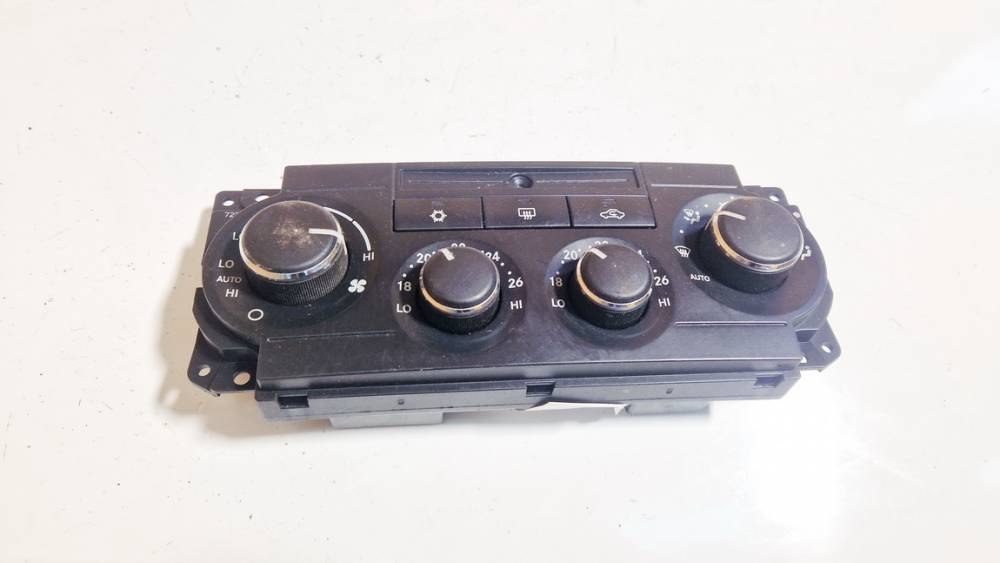 P55111873AB Chrysler 300C 2005 Peciuko valdymas