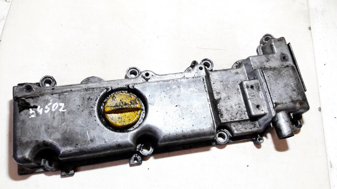 13101754 Opel Vectra 1998 Valve cover