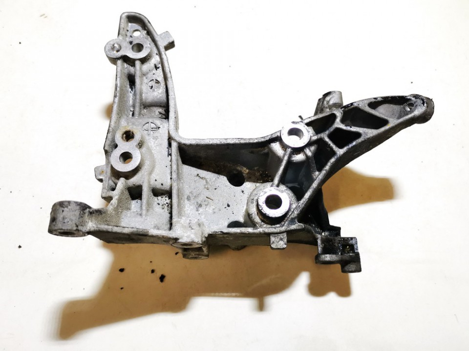 9684613880 Peugeot 3008 2011 Variklio kronsteinas ir Greiciu dezes kronsteinas