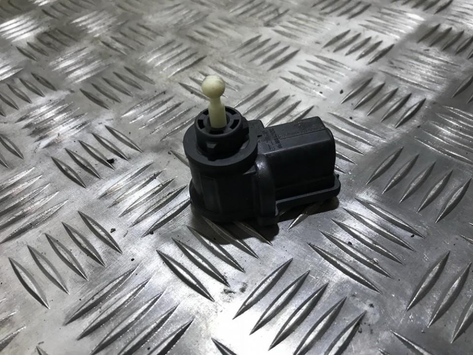 4M5X13K198AA Ford Focus 2005 Zibinto aukscio reguliatorius (korektorius)