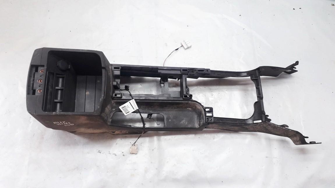 92926EB31A Nissan Navara 2010 Salono apdaila (plastmases)