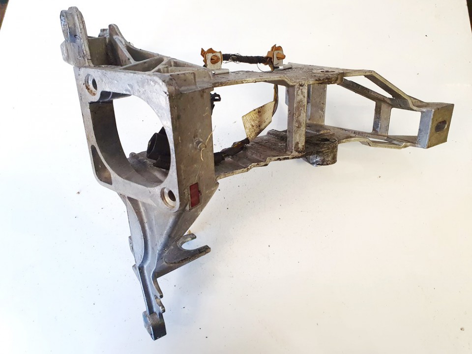 8D1721117K Audi A6 2004 Другие держатели