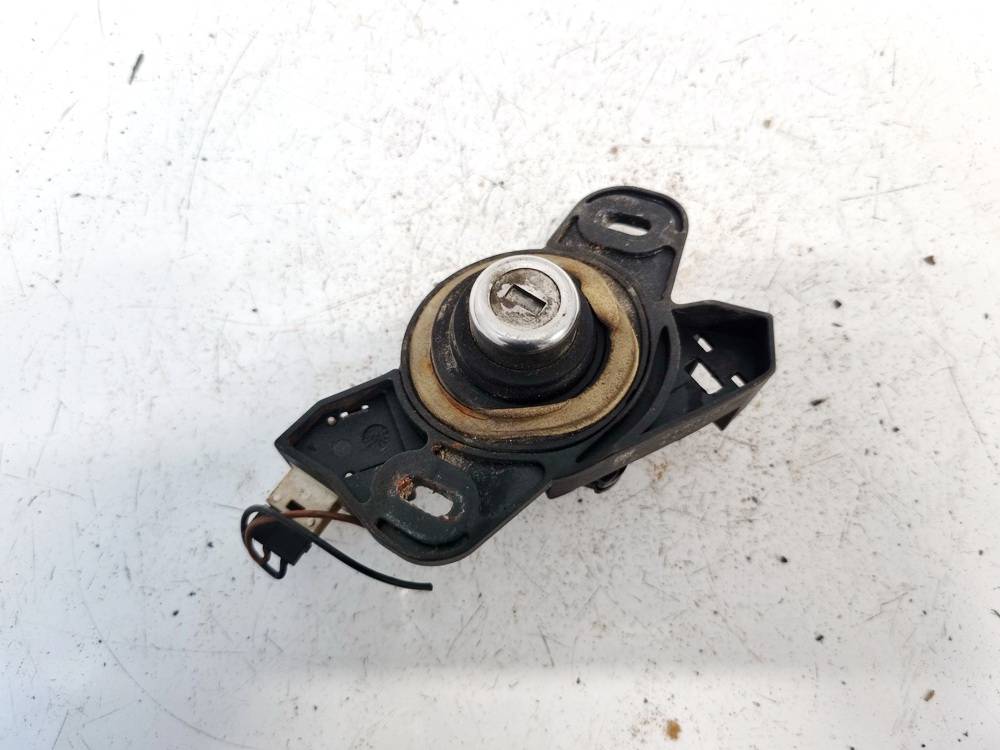 9180101 Opel Vectra 2004 Takaluukun lukon tappimekanismi - TAKANA