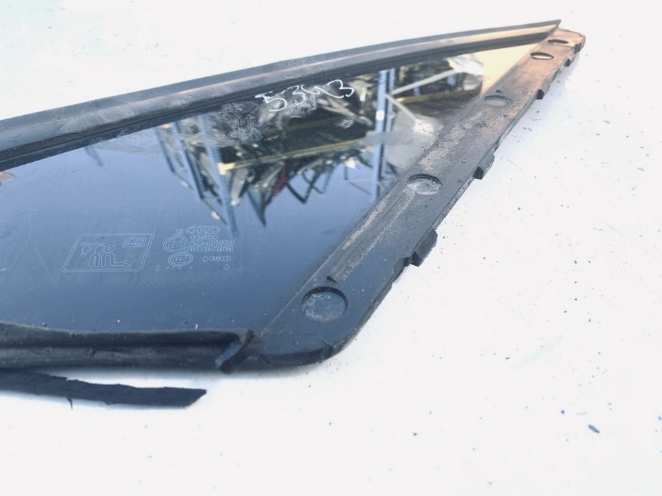 Audi A8 2013 Takasivuikkuna  - TAKANA OIKEALLA - Thumbnail 2