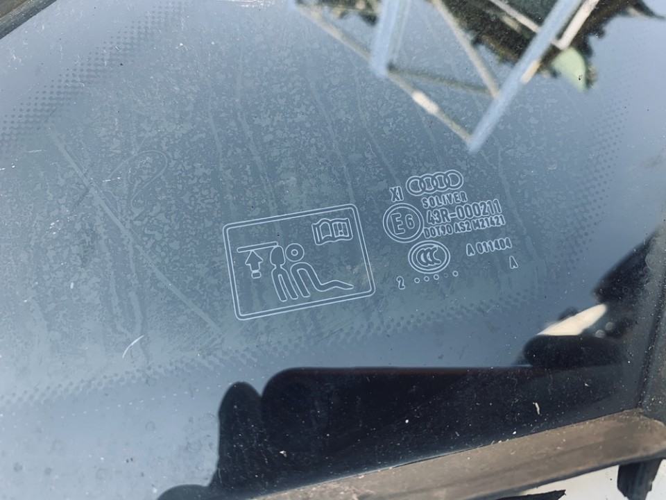 Audi A8 2013 Takasivuikkuna  - TAKANA OIKEALLA - Thumbnail 3