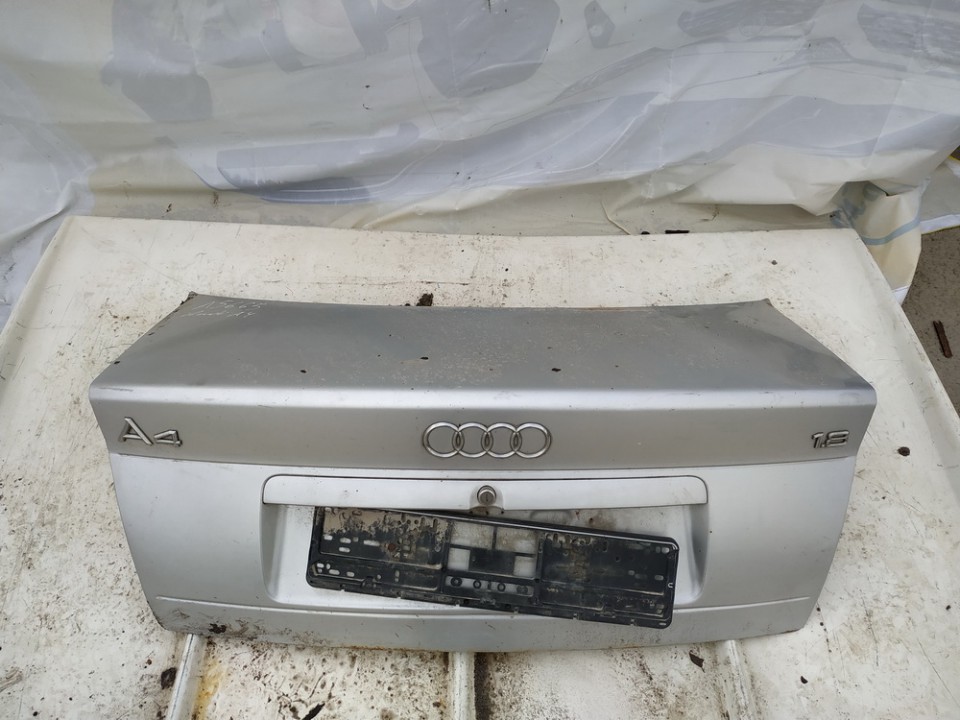 Audi A4 1995 Tylna klapa (pokrywa silnika) - TYLNE