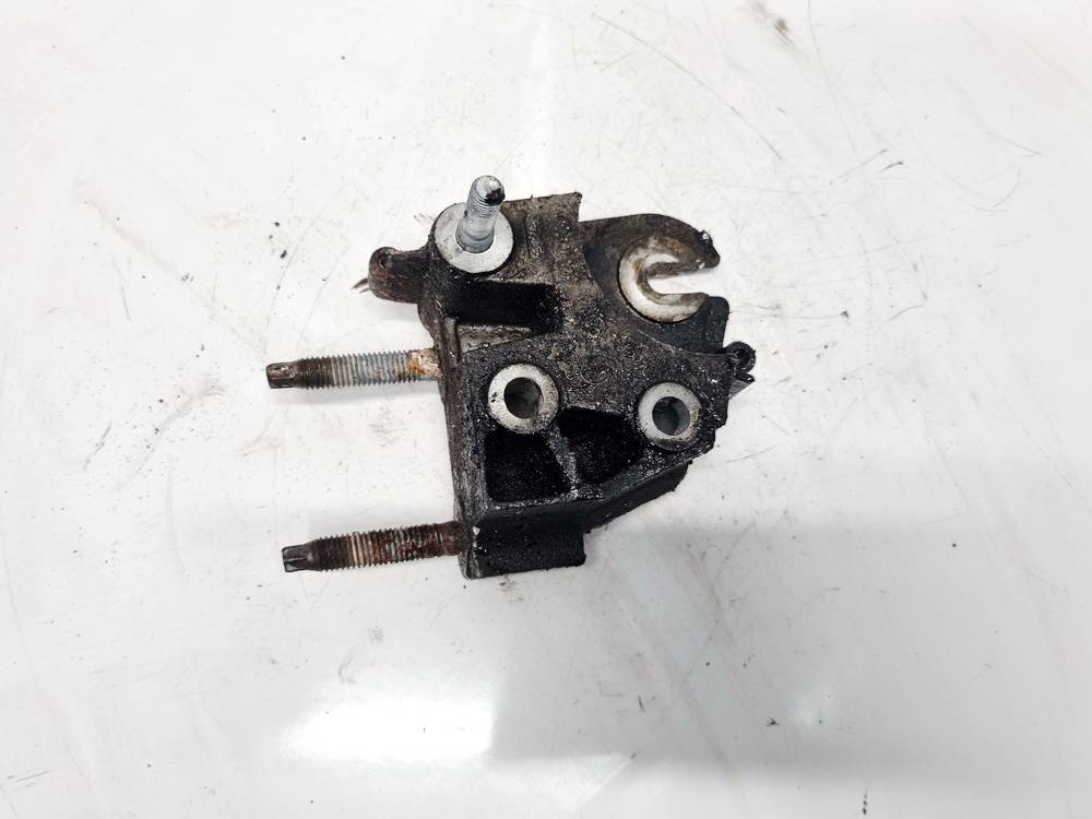 3M516030 Volvo V50 2005 Engine Mount Bracket and Gearbox Mount Bracket