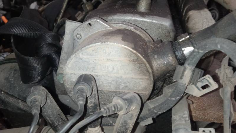 038145101B Volkswagen Golf 2000 Bremžu vakuuma sūknis