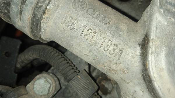 038121133A Volkswagen Golf 2000 Dzesēšanas šķidruma atloks - Thumbnail 3