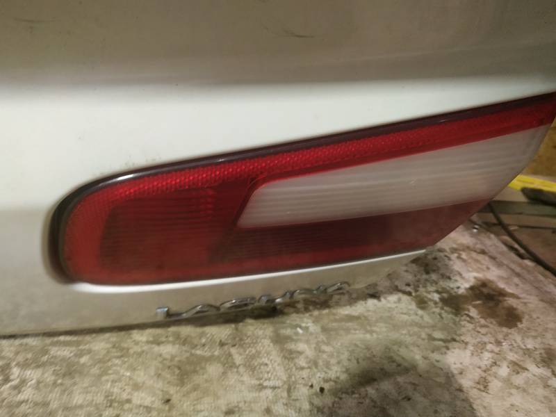 Renault Laguna 2004 Galinio Dangcio zibintas G.D. (kapoto)