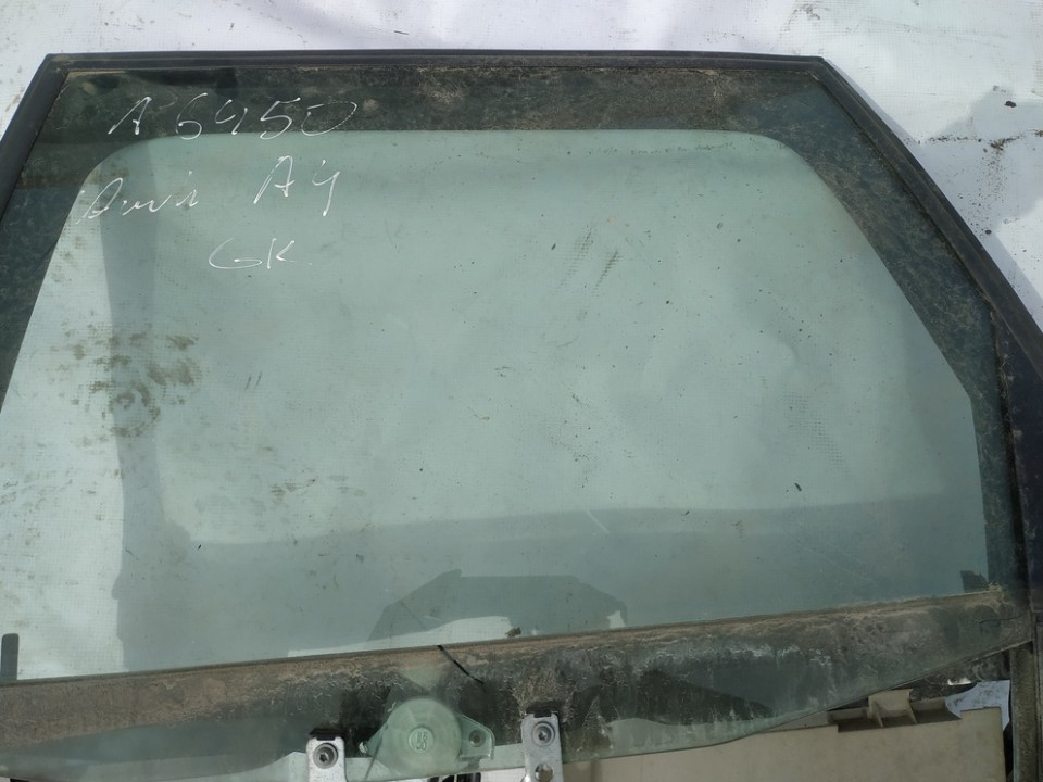 Audi A4 1999 Oven lasi - TAKANA VASEMMALLA