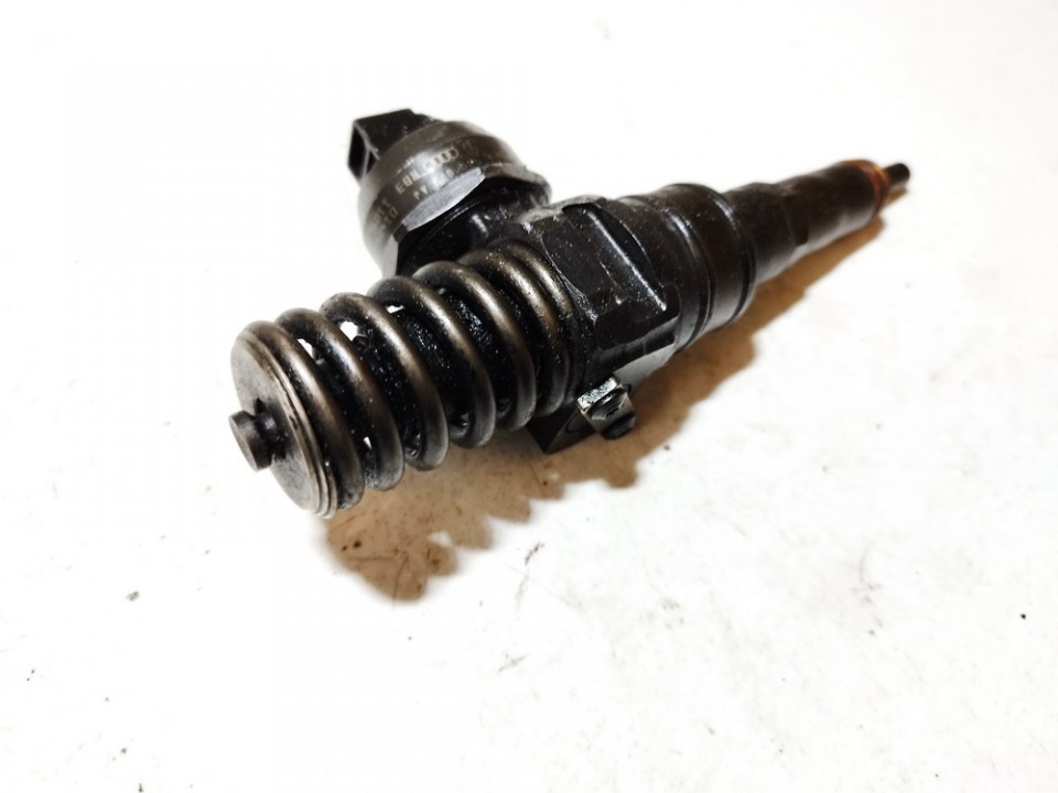 038130073AJ Volkswagen Golf 2001 Fuel Injector