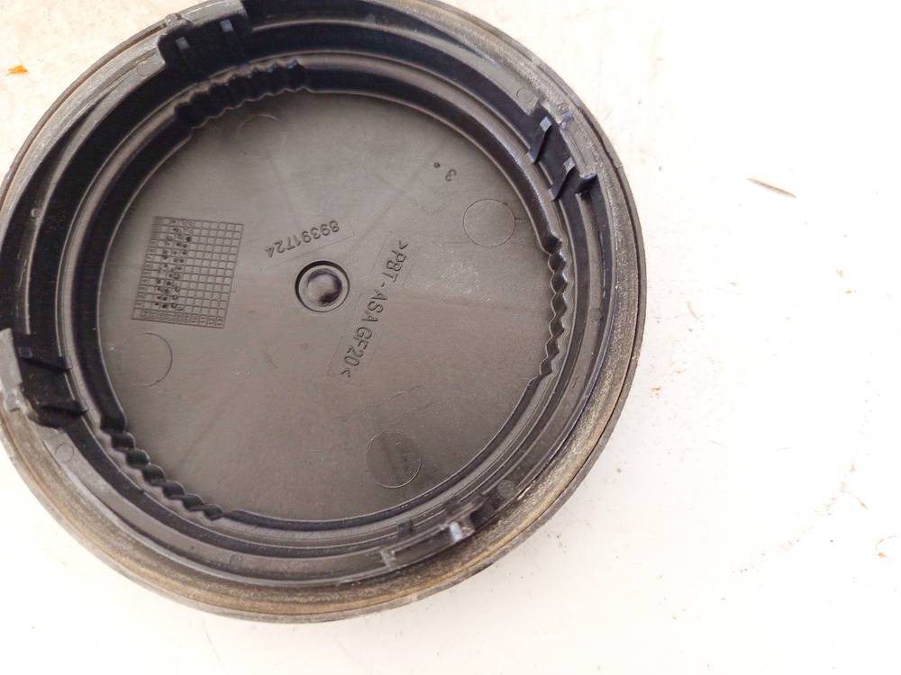 89391724 Volkswagen Polo 2008 Headlight bulb dust cover cap - FRONT - Thumbnail 3