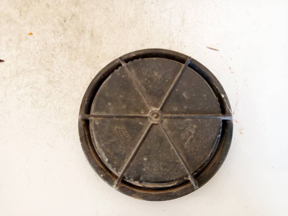 89391724 Volkswagen Polo 2008 Headlight bulb dust cover cap - FRONT - Thumbnail 2