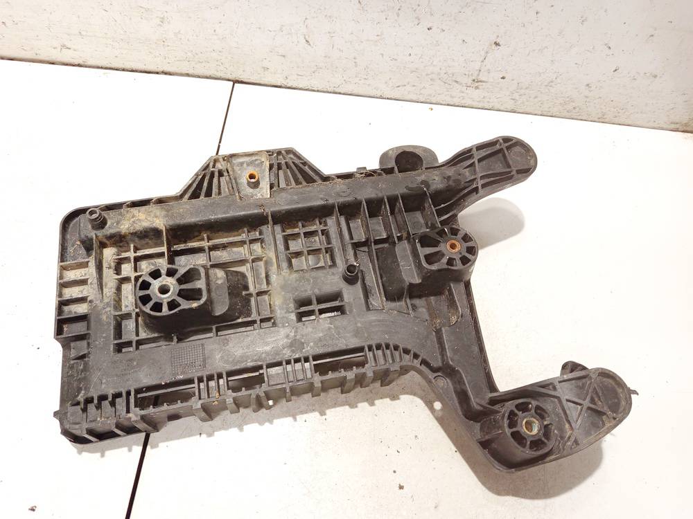 1K0915333 Volkswagen Golf 2004 Pad de Batterie - Thumbnail 2