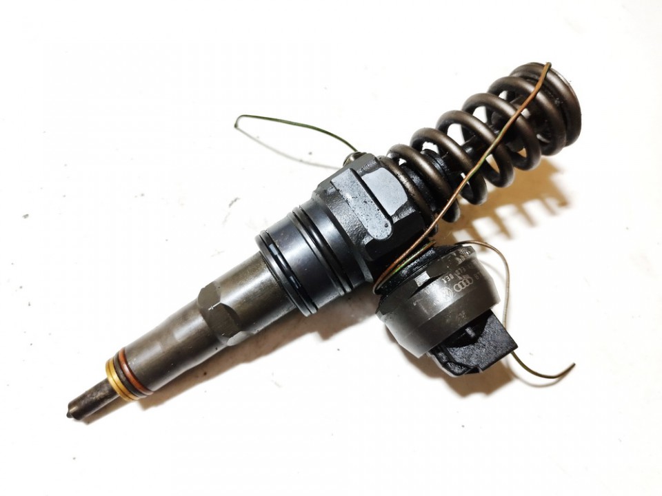 038130073AJ Volkswagen Golf 2001 Fuel Injector