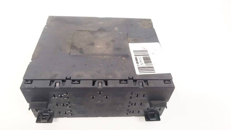 1K0937049M Volkswagen Golf 2004 Fuse box