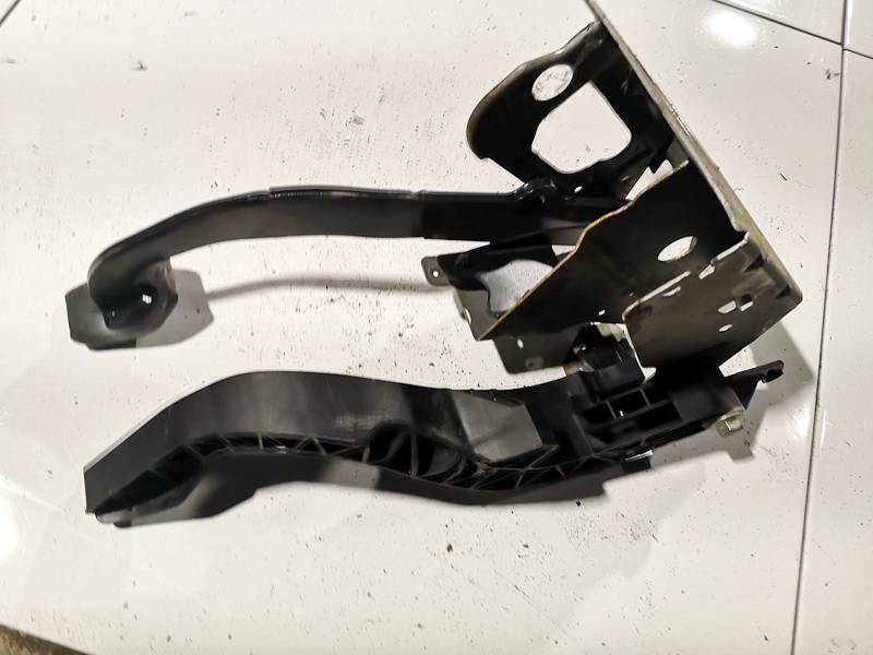 Mazda 2 2006 Kytkinpoljin - Thumbnail 2