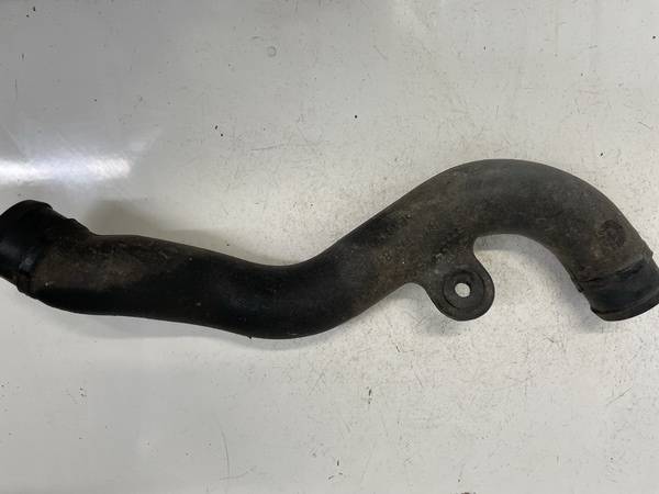 8D0145844A Volkswagen Passat 1999 TURBO INTERCOOLER PIPE HOSE