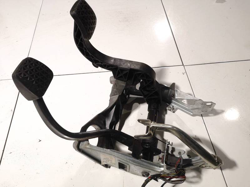 Opel Vectra 2002 Pedał hamulca