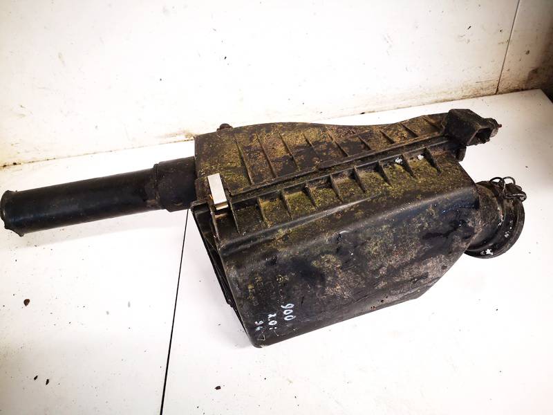 4235214 SAAB 900 1995 Air filter box