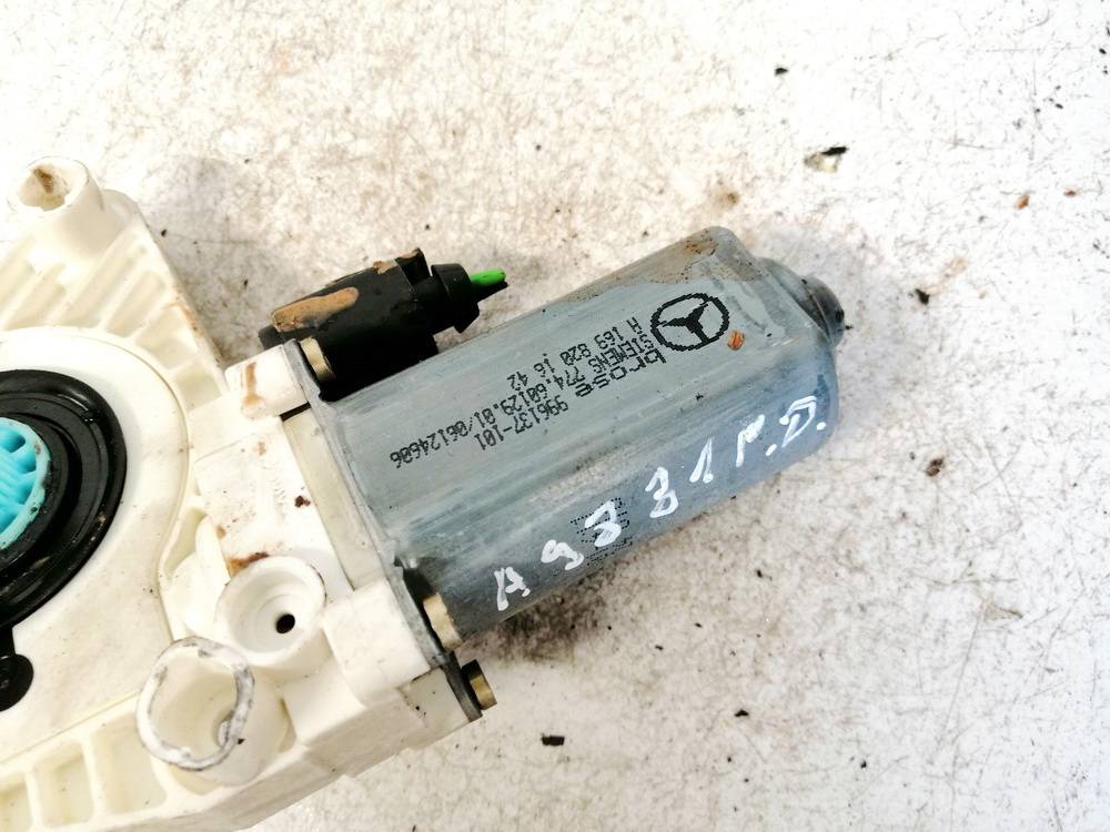 A1698201642 Mercedes-Benz A-CLASS 2005 Durvju loga pacēlāja motors - PRIEKŠA PA LABI - Thumbnail 3